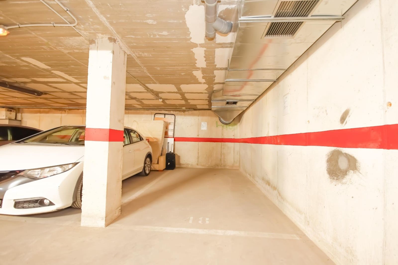 Apartamento de 2 habitaciones en Villamartin en alquiler con piscina garaje - 750 € (Ref: 9605203)