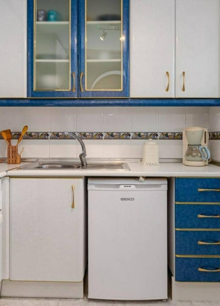 Apartamento de 2 habitaciones en Villamartin en alquiler con piscina garaje - 750 € (Ref: 9605203)