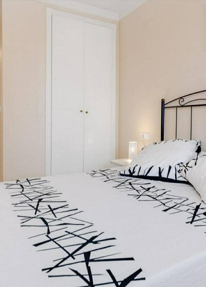 Apartamento de 2 habitaciones en Villamartin en alquiler con piscina garaje - 750 € (Ref: 9605203)