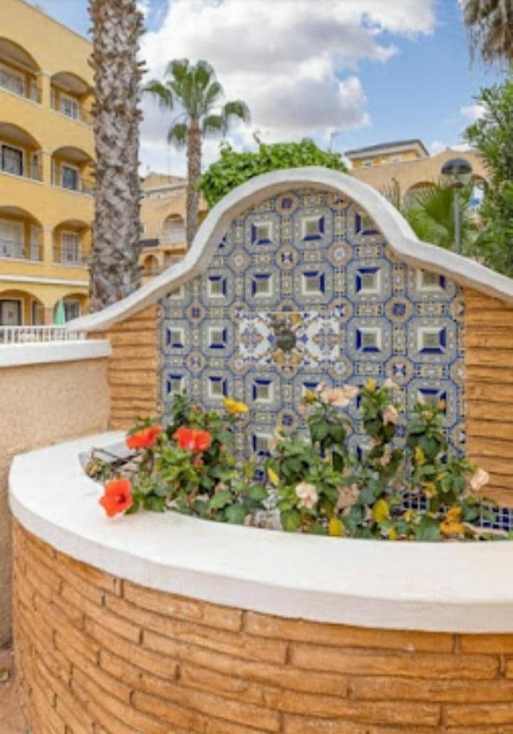 Apartamento de 2 habitaciones en Villamartin en alquiler con piscina garaje - 750 € (Ref: 9605203)