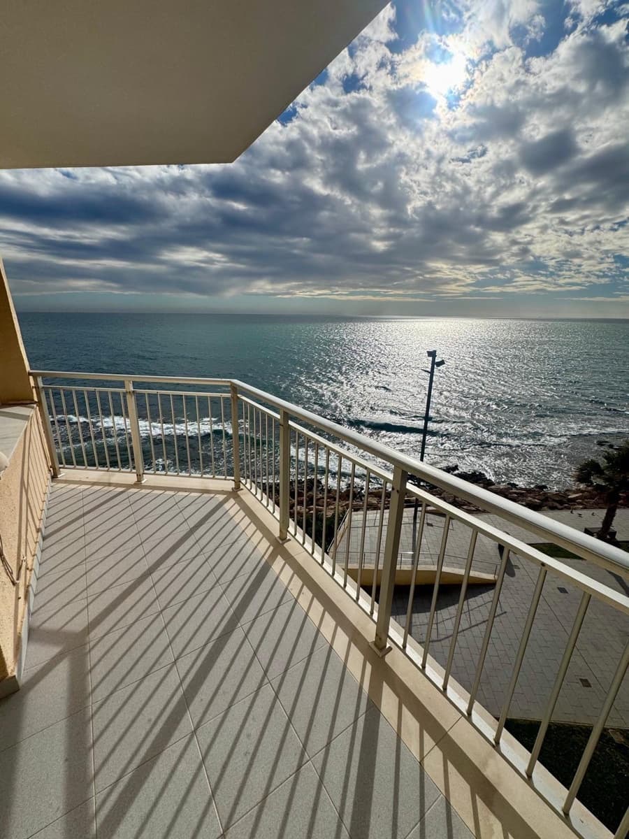 4 bedroom Apartment for sale in Torrevieja with pool - € 360,000 (Ref: 9605204)