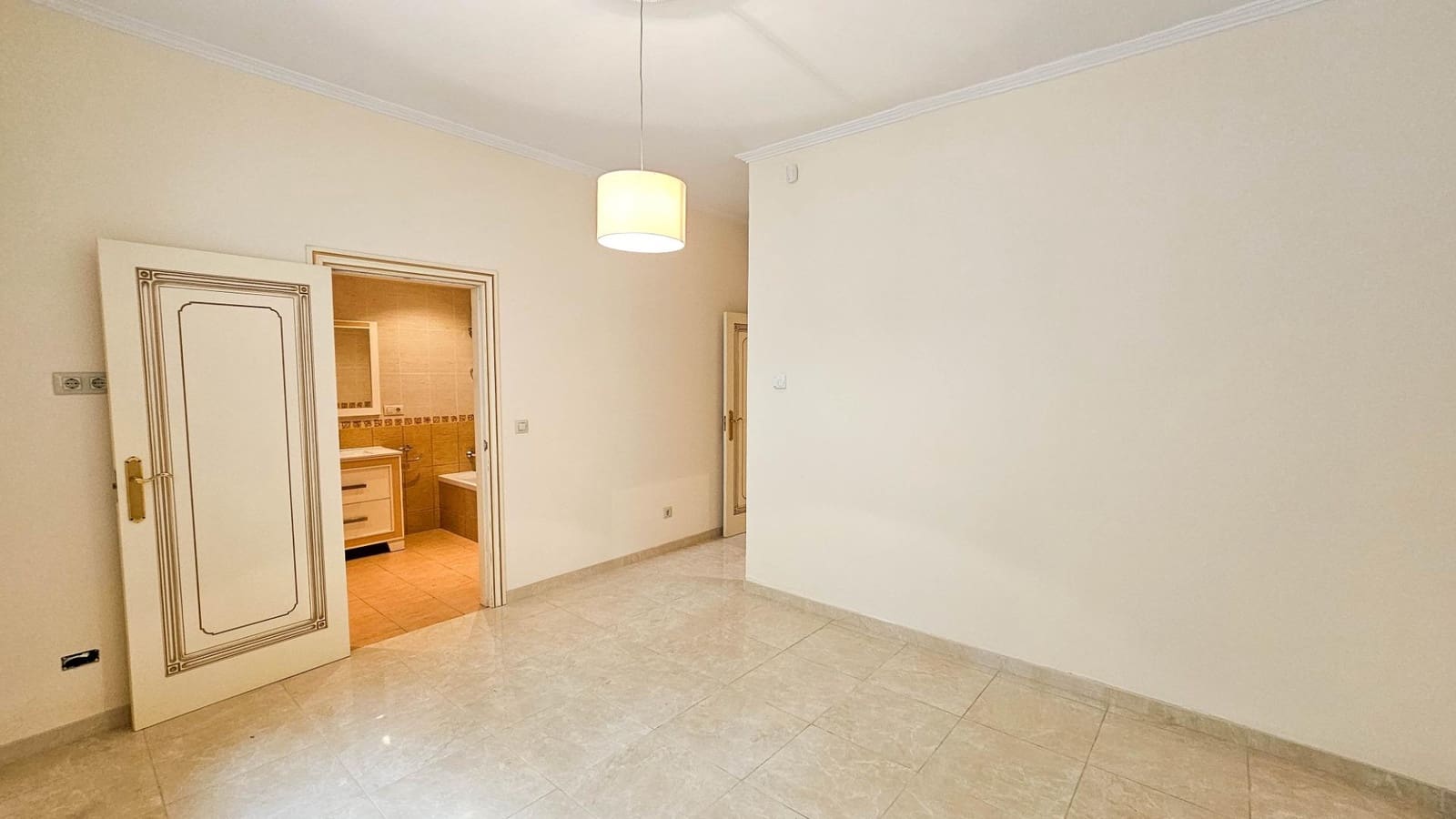 Chalet de 7 habitaciones en Cabo Roig en venta con piscina - 1.700.000 € (Ref: 9605208)