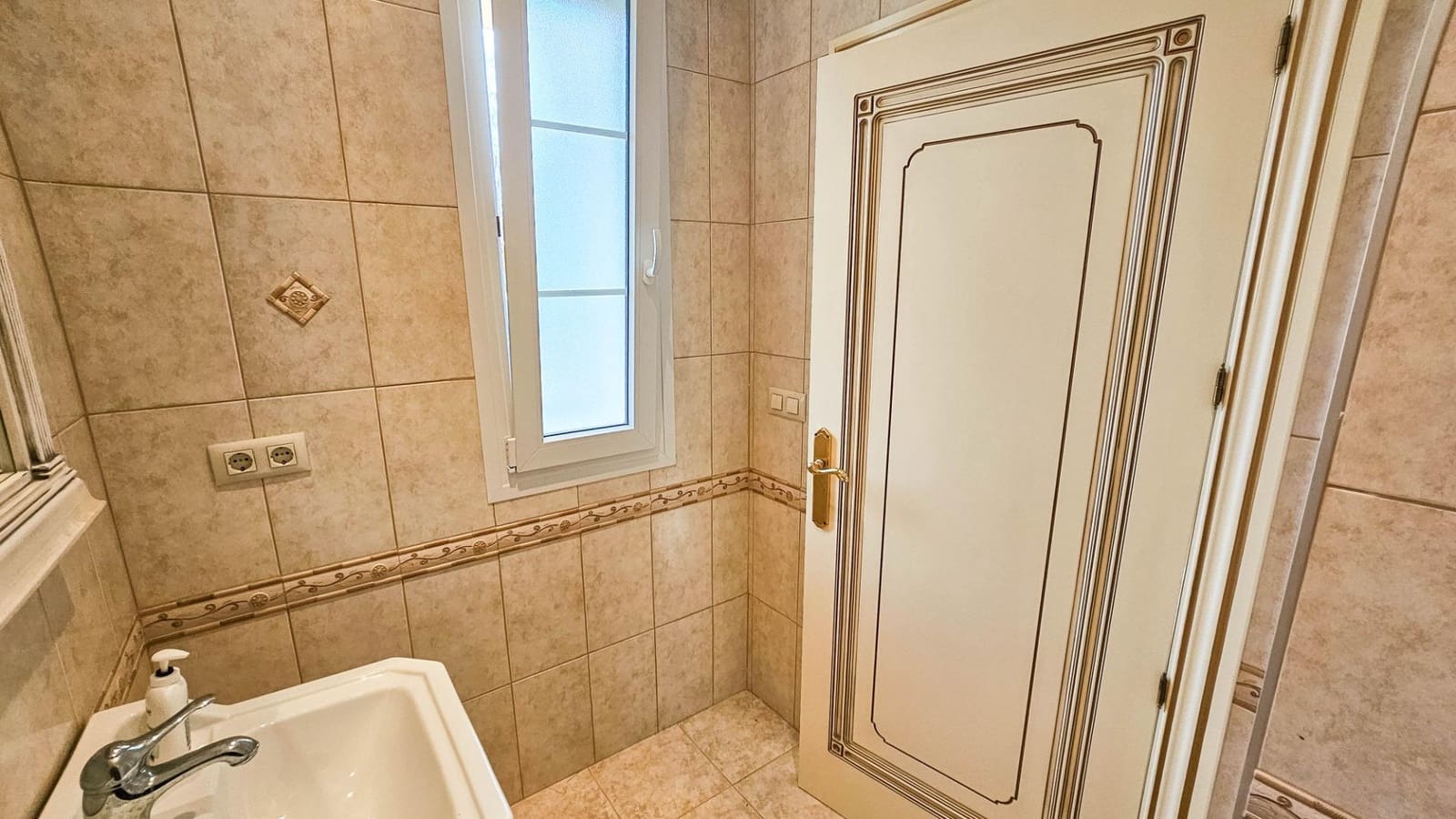 Chalet de 7 habitaciones en Cabo Roig en venta con piscina - 1.700.000 € (Ref: 9605208)