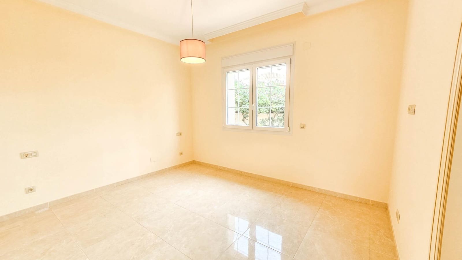 Chalet de 7 habitaciones en Cabo Roig en venta con piscina - 1.700.000 € (Ref: 9605208)