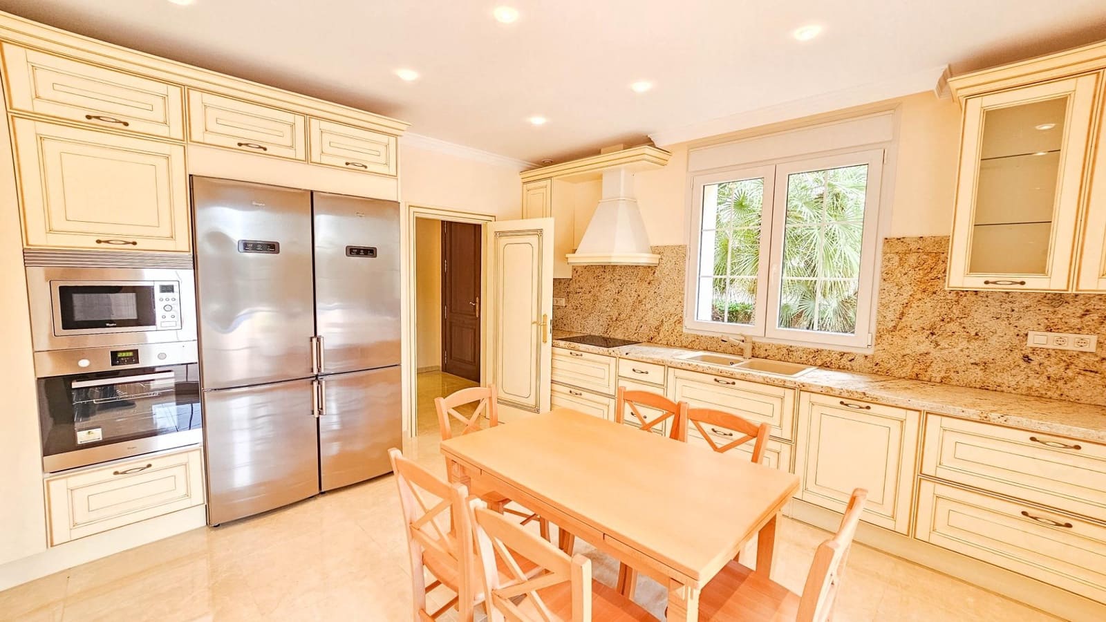 Chalet de 7 habitaciones en Cabo Roig en venta con piscina - 1.700.000 € (Ref: 9605208)