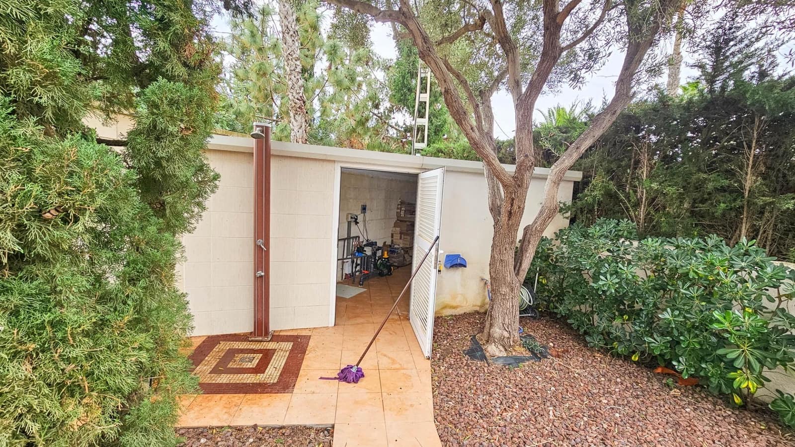 Chalet de 7 habitaciones en Cabo Roig en venta con piscina - 1.700.000 € (Ref: 9605208)