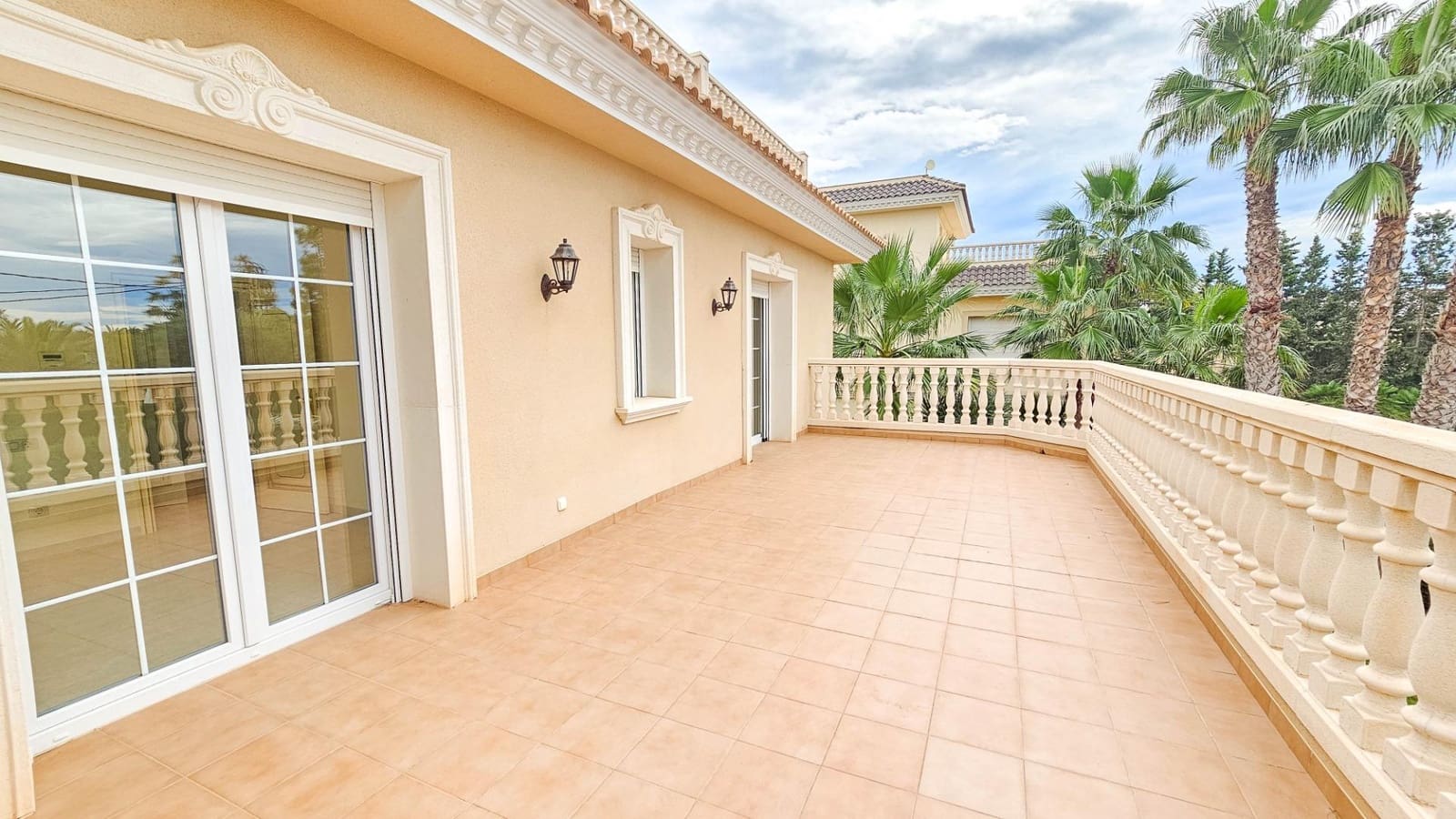 Chalet de 7 habitaciones en Cabo Roig en venta con piscina - 1.700.000 € (Ref: 9605208)