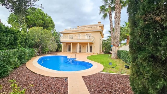 Chalet de 7 habitaciones en Cabo Roig, Orihuela en venta con piscina - 1.700.000 € (Ref: 9605208)