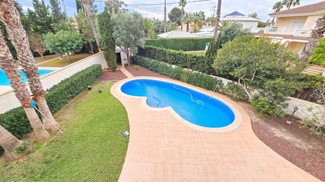 Chalet de 7 habitaciones en Cabo Roig, Orihuela en venta con piscina - 1.700.000 € (Ref: 9605208)