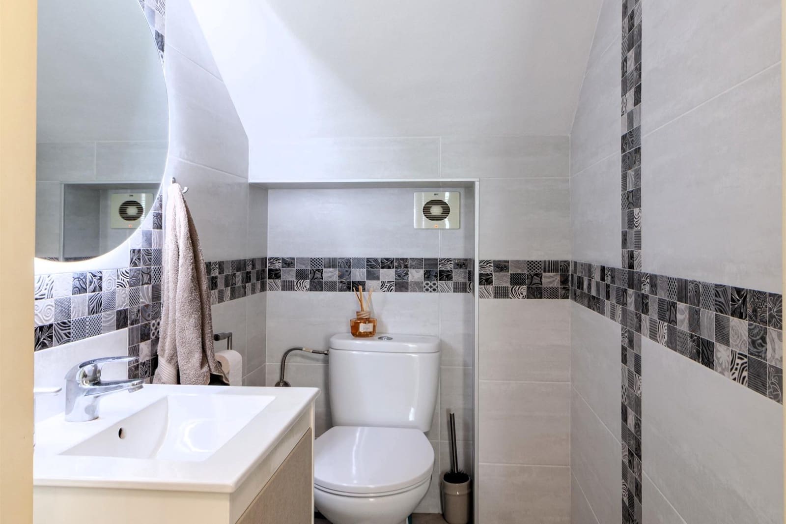 4 soveværelse Villa til salg i Orihuela Costa med swimmingpool - € 339.990 (Ref: 9611427)