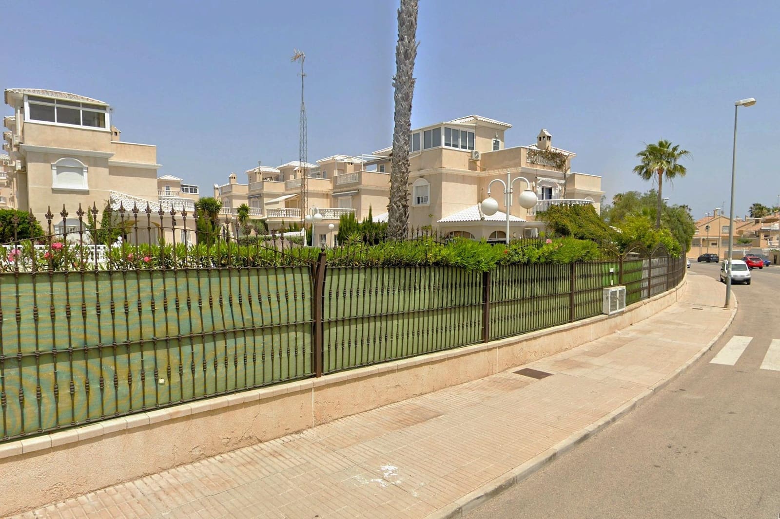 4 soveværelse Villa til salg i Orihuela Costa med swimmingpool - € 339.990 (Ref: 9611427)