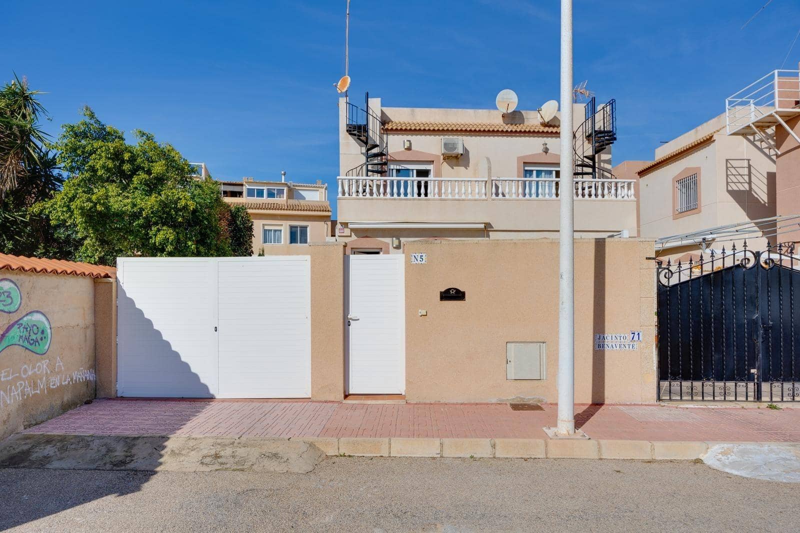 2 soveværelse Rækkehus til salg i Torrevieja - € 265.000 (Ref: 9616082)