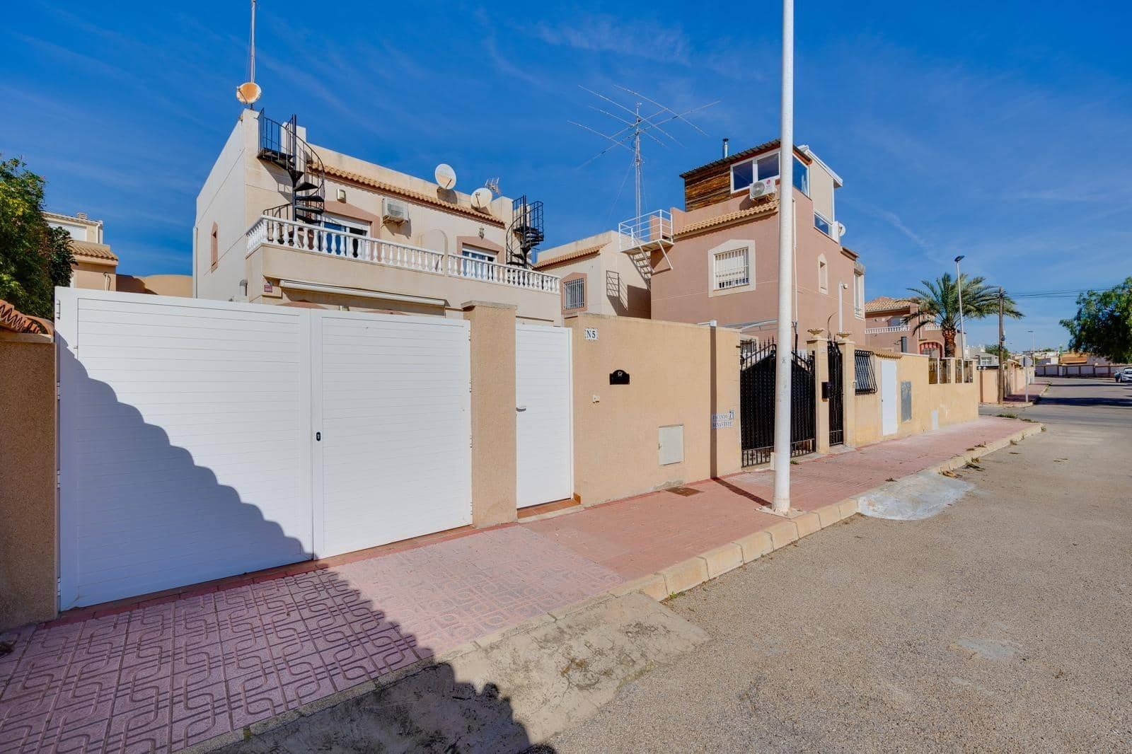 2 soveværelse Rækkehus til salg i Torrevieja - € 265.000 (Ref: 9616082)