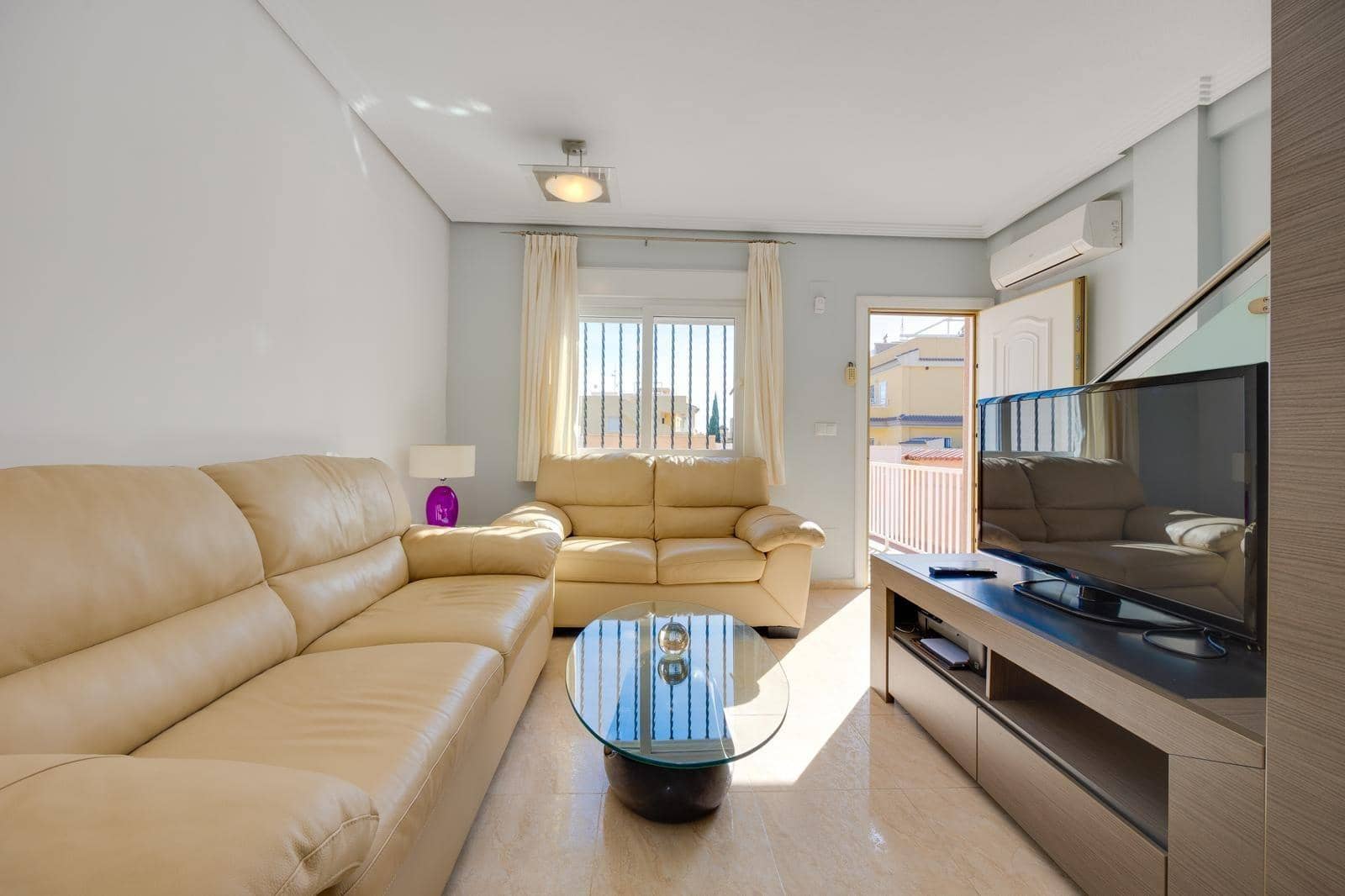 Adosado de 2 habitaciones en Torrevieja en venta - 259.900 € (Ref: 9616082)