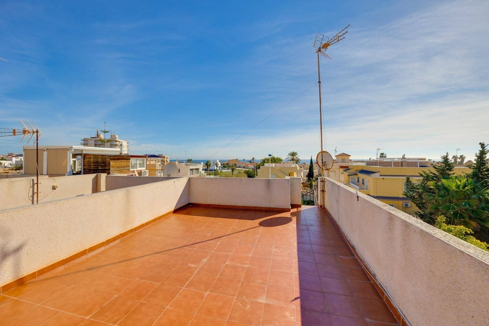 Adosado de 2 habitaciones en Torrevieja en venta - 259.900 € (Ref: 9616082)