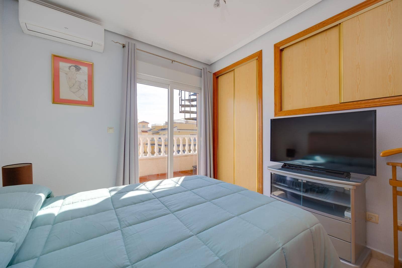 Adosado de 2 habitaciones en Torrevieja en venta - 259.900 € (Ref: 9616082)