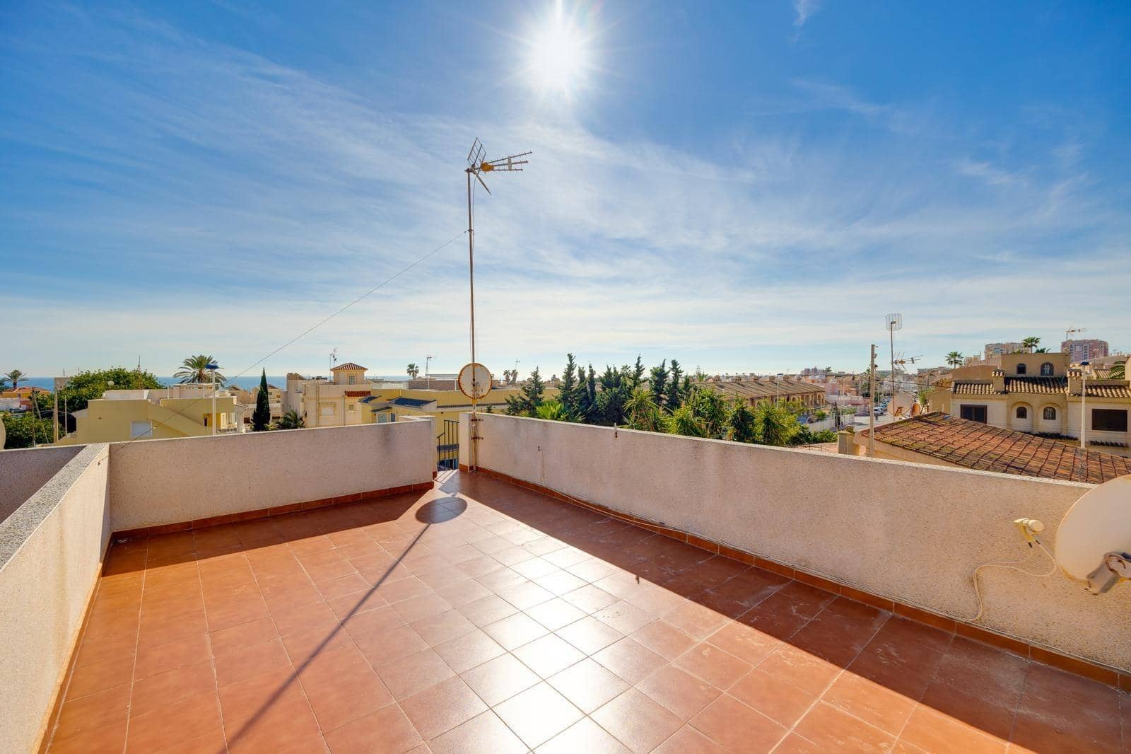 Adosado de 2 habitaciones en Torrevieja en venta - 259.900 € (Ref: 9616082)
