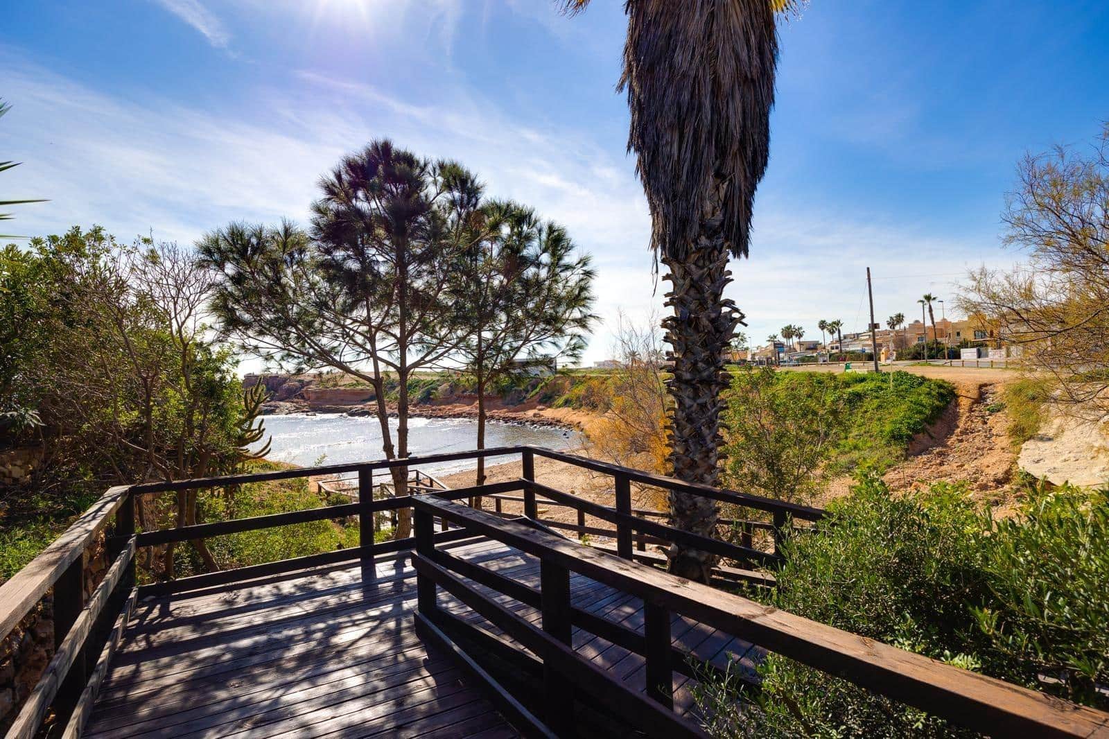 Adosado de 2 habitaciones en Torrevieja en venta - 259.900 € (Ref: 9616082)