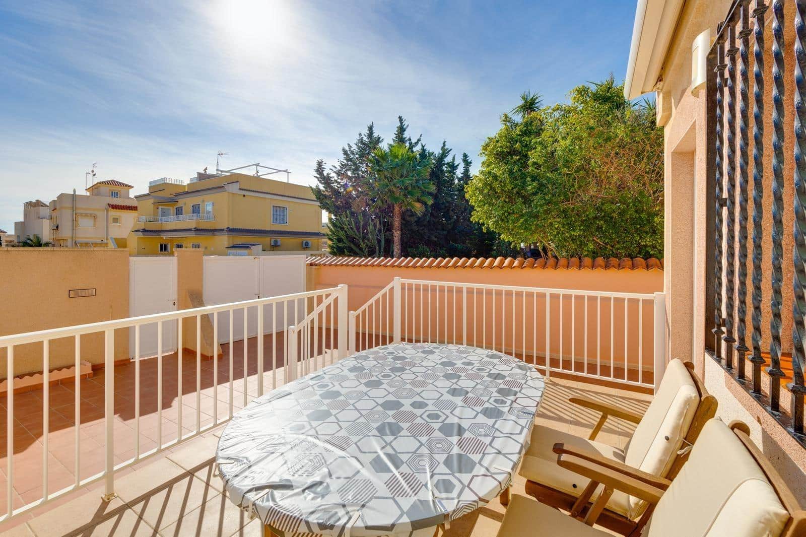 Adosado de 2 habitaciones en Torrevieja en venta - 259.900 € (Ref: 9616082)