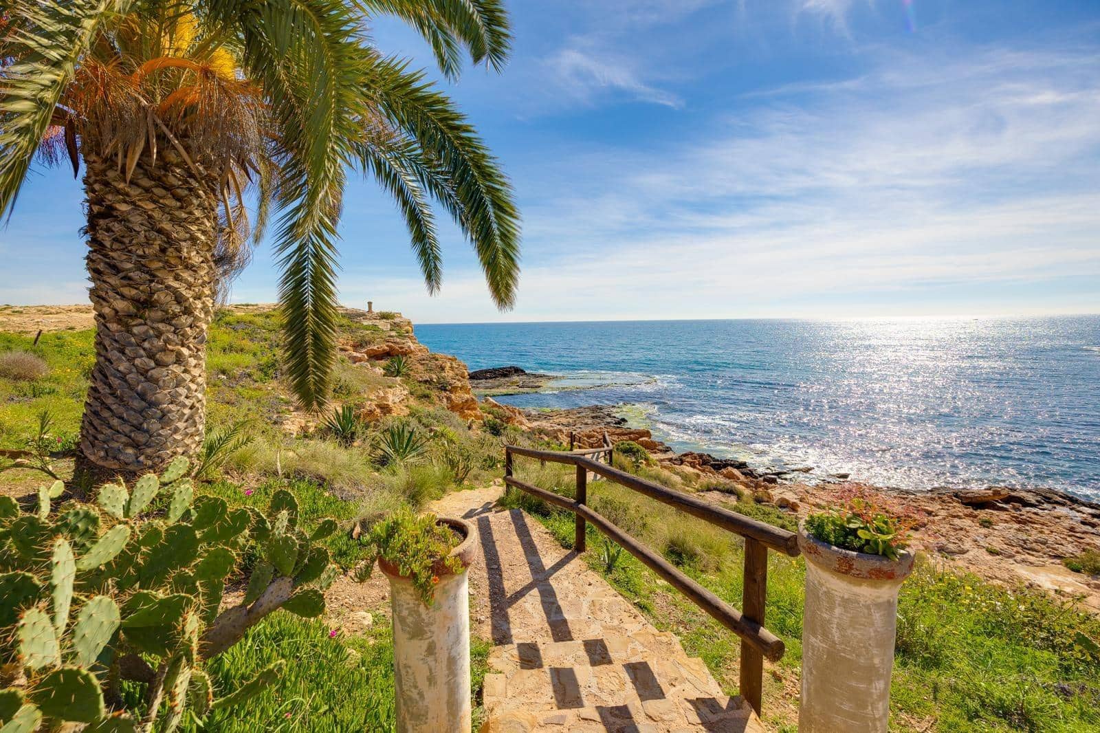 Adosado de 2 habitaciones en Torrevieja en venta - 259.900 € (Ref: 9616082)