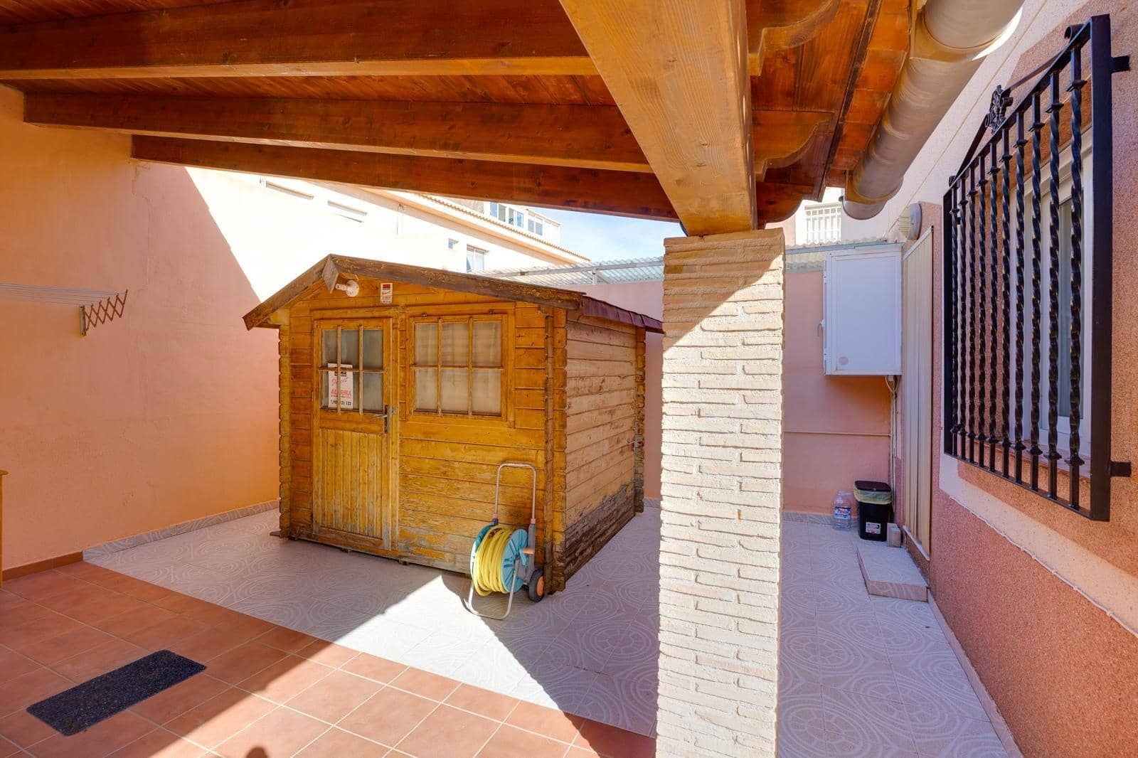 Adosado de 2 habitaciones en Torrevieja en venta - 259.900 € (Ref: 9616082)