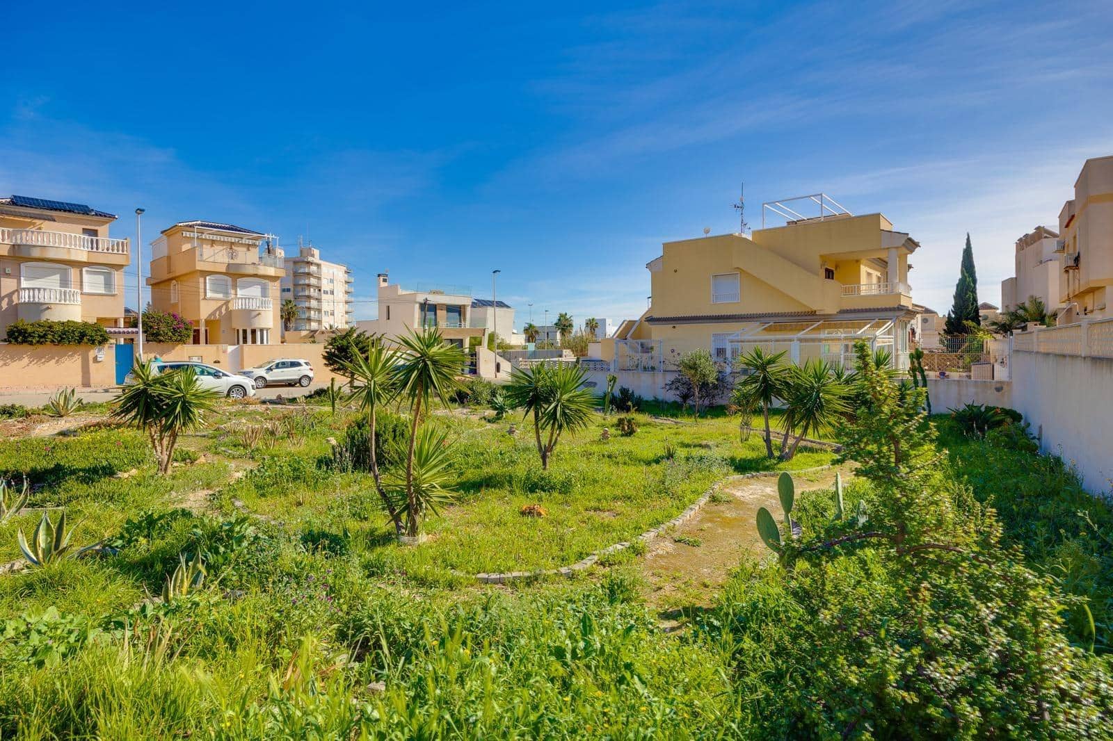 Adosado de 2 habitaciones en Torrevieja en venta - 259.900 € (Ref: 9616082)