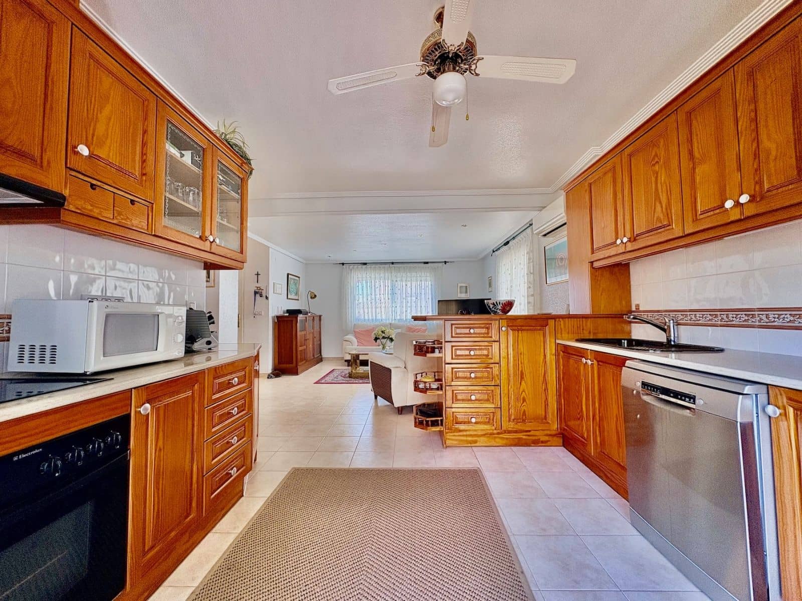 Chalet de 2 habitaciones en Villamartin en venta con piscina - 245.000 € (Ref: 9621838)