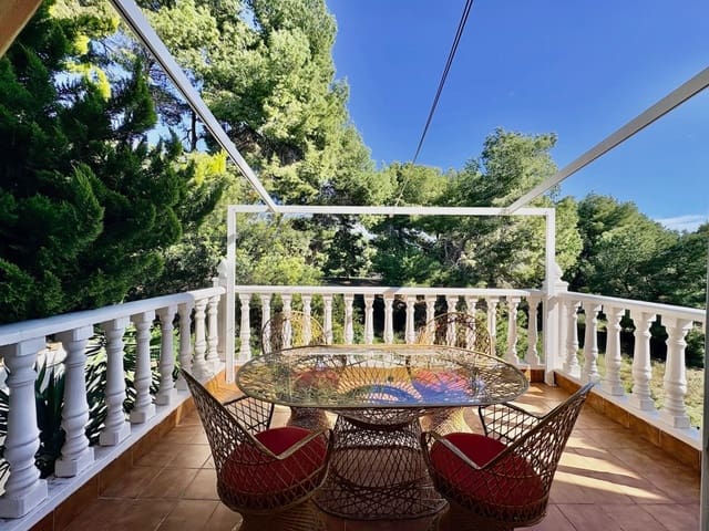 Chalet de 2 habitaciones en Villamartin, Orihuela en venta con piscina - 245.000 € (Ref: 9621838)