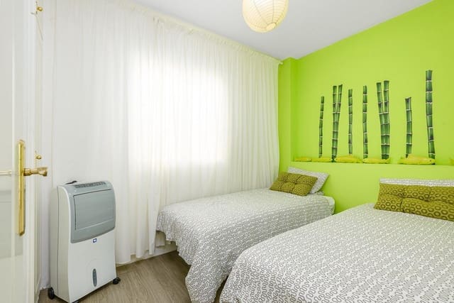 2 bedroom Bungalow for sale in Aguas Nuevas, Torrevieja with pool - € 184,900 (Ref: 9622426)