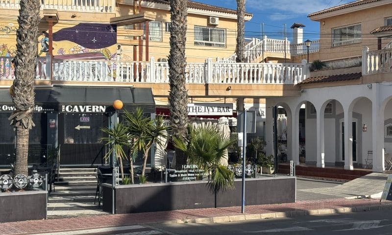 2 soverom Kommersiell til salgs i Orihuela Costa - € 299 995 (Ref: 9637800)