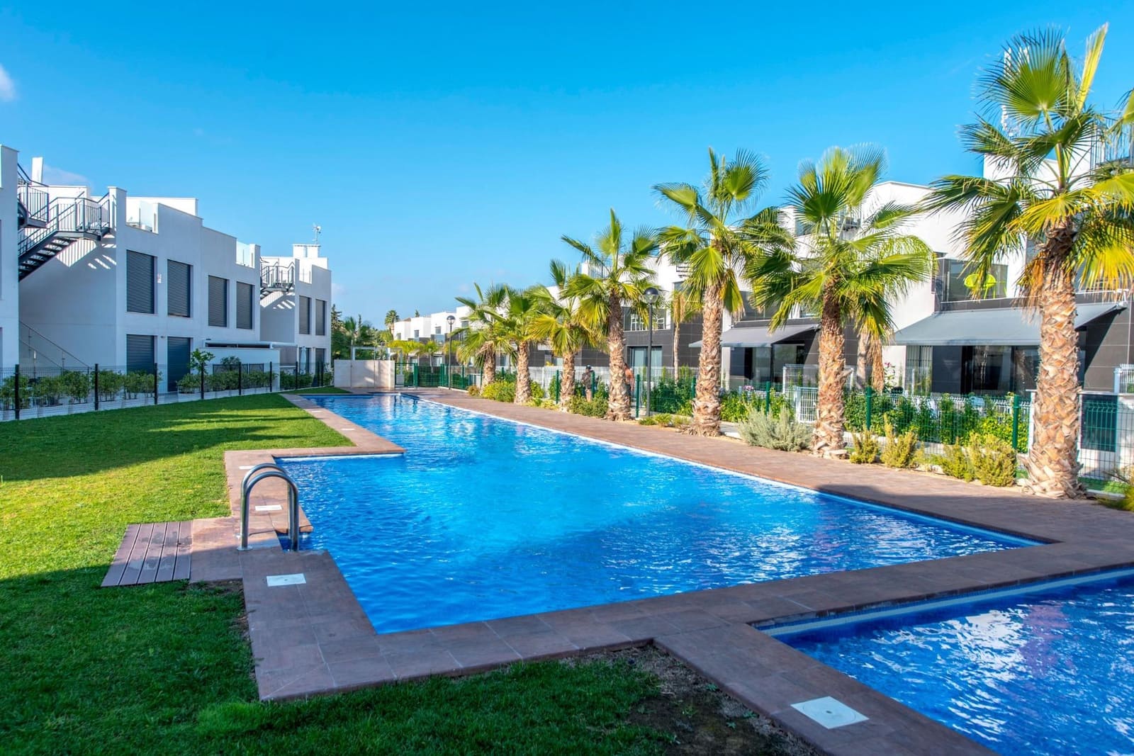 3 Zimmer Bungalow zu verkaufen in Punta Prima mit Pool - 299.000 € (Ref: 9639558)