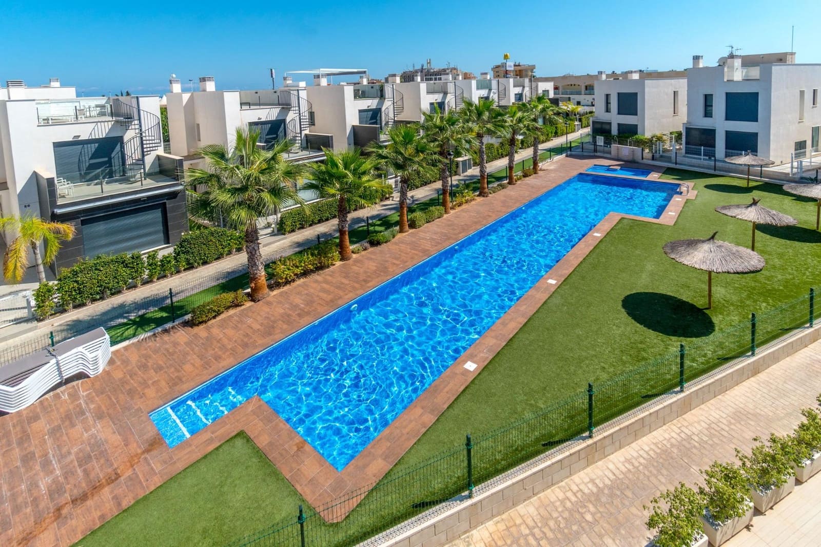 3 Zimmer Bungalow zu verkaufen in Punta Prima mit Pool - 299.000 € (Ref: 9639558)