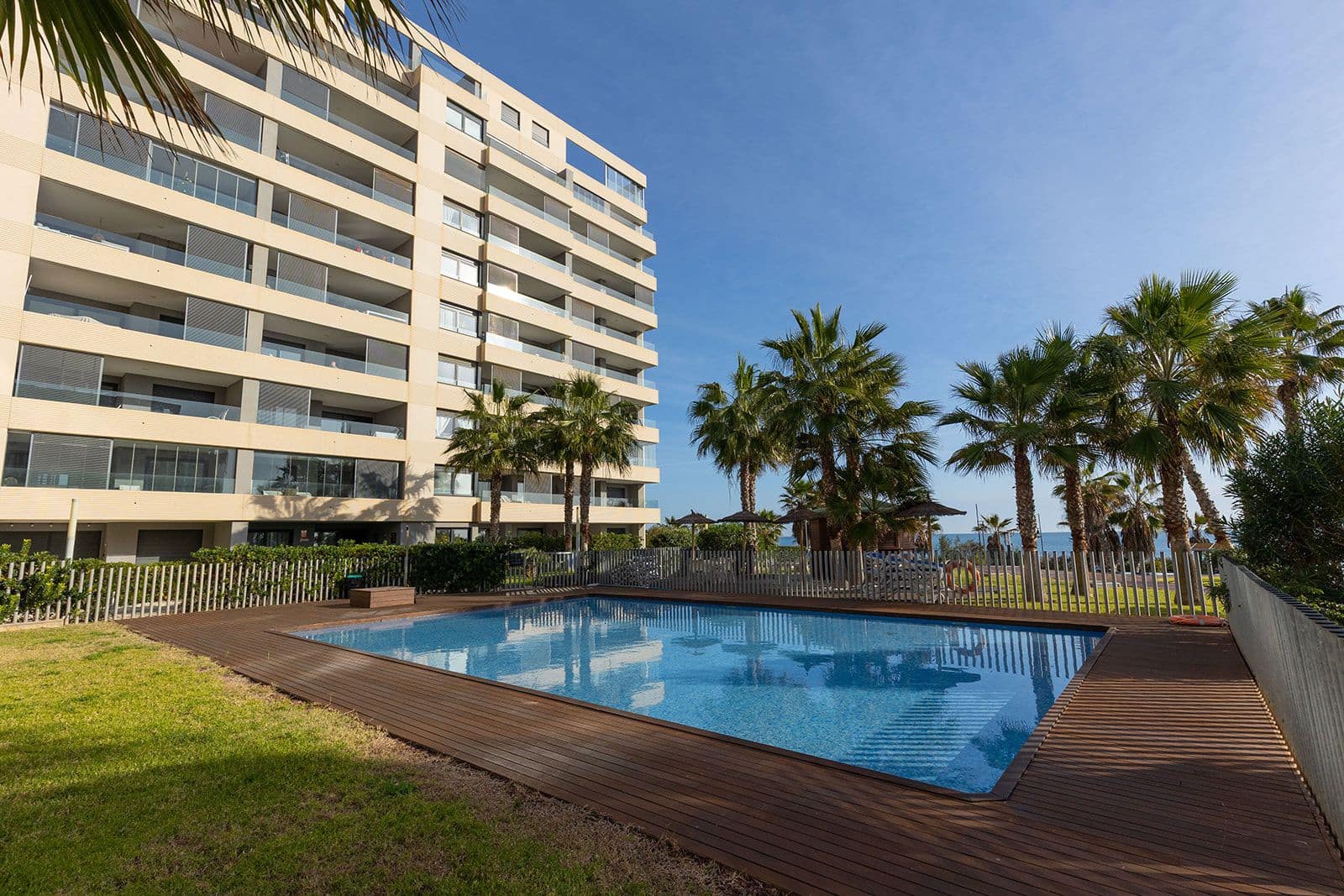 3 slaapkamer Penthouse te koop in Punta Prima met zwembad garage - € 765.000 (Ref: 9639560)