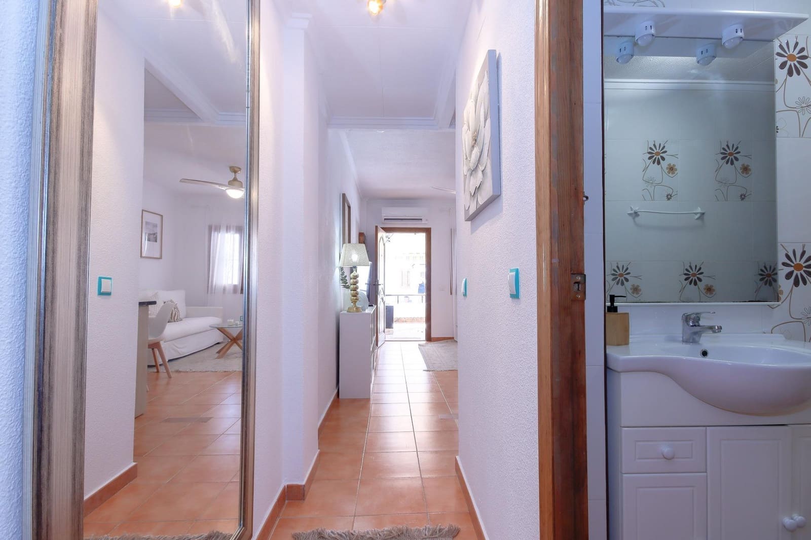 1 slaapkamer Bungalow voor vakantieverhuur in Torrevieja met zwembad - € 680 (Ref: 9648389)