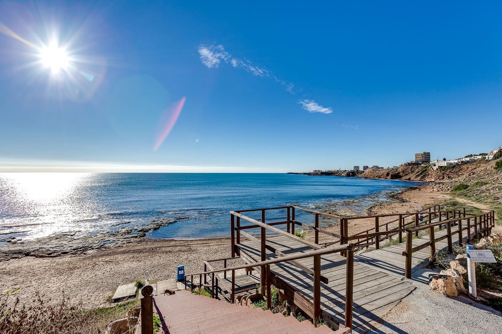 1 slaapkamer Bungalow voor vakantieverhuur in Torrevieja met zwembad - € 680 (Ref: 9648389)