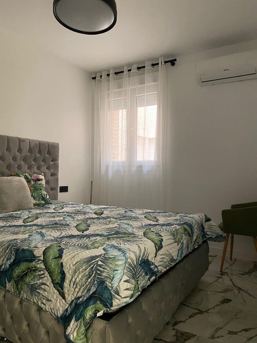 2 bedroom Apartment for sale in Torrevieja with pool - € 369,000 (Ref: 9659626)