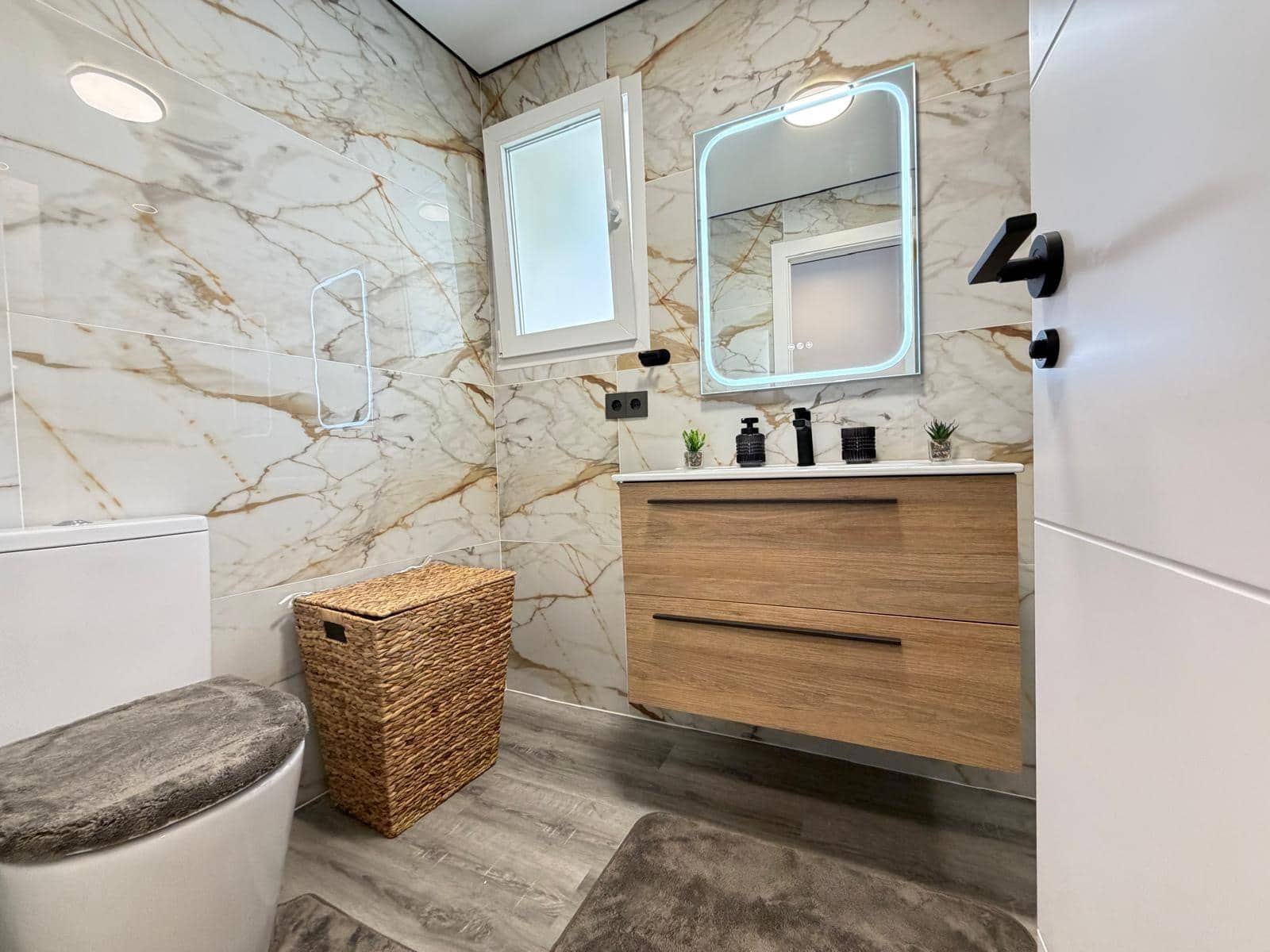 2 slaapkamer Appartement te koop in Torrevieja - € 199.900 (Ref: 9659628)