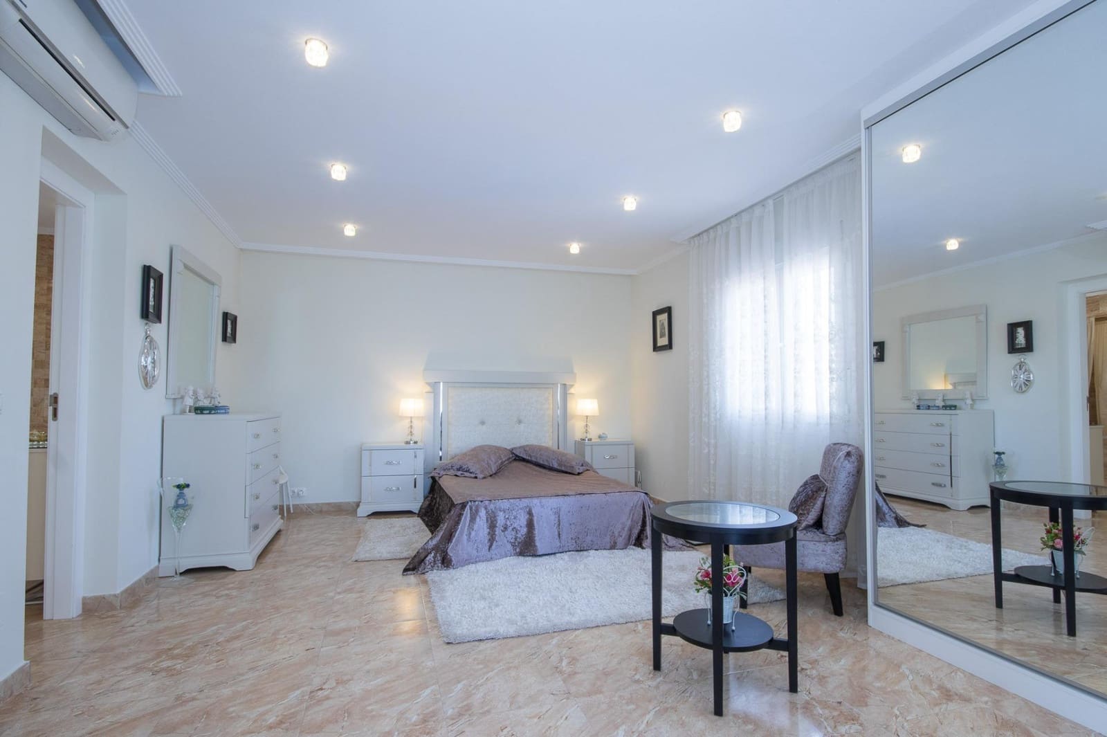 6 soverom Villa til salgs i Torrevieja med svømmebasseng garasje - € 930 000 (Ref: 9664031)