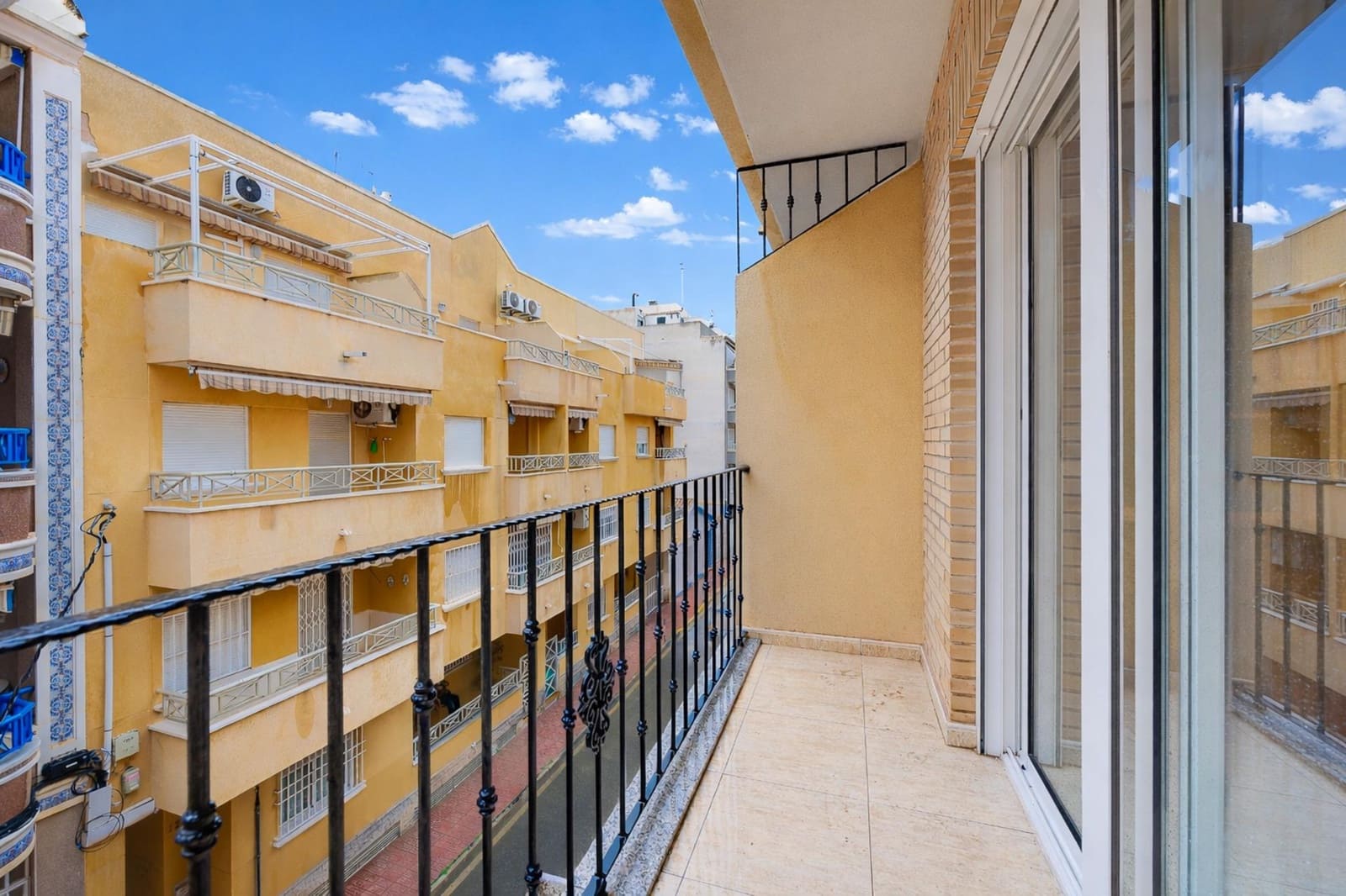 2 sypialnia Apartament na sprzedaż w Torrevieja z garażem - 198 000 € (Ref: 9670923)