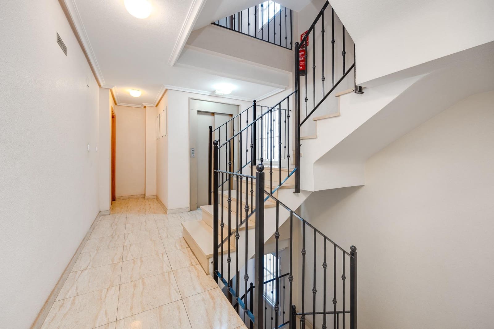 2 sypialnia Apartament na sprzedaż w Torrevieja z garażem - 198 000 € (Ref: 9670923)