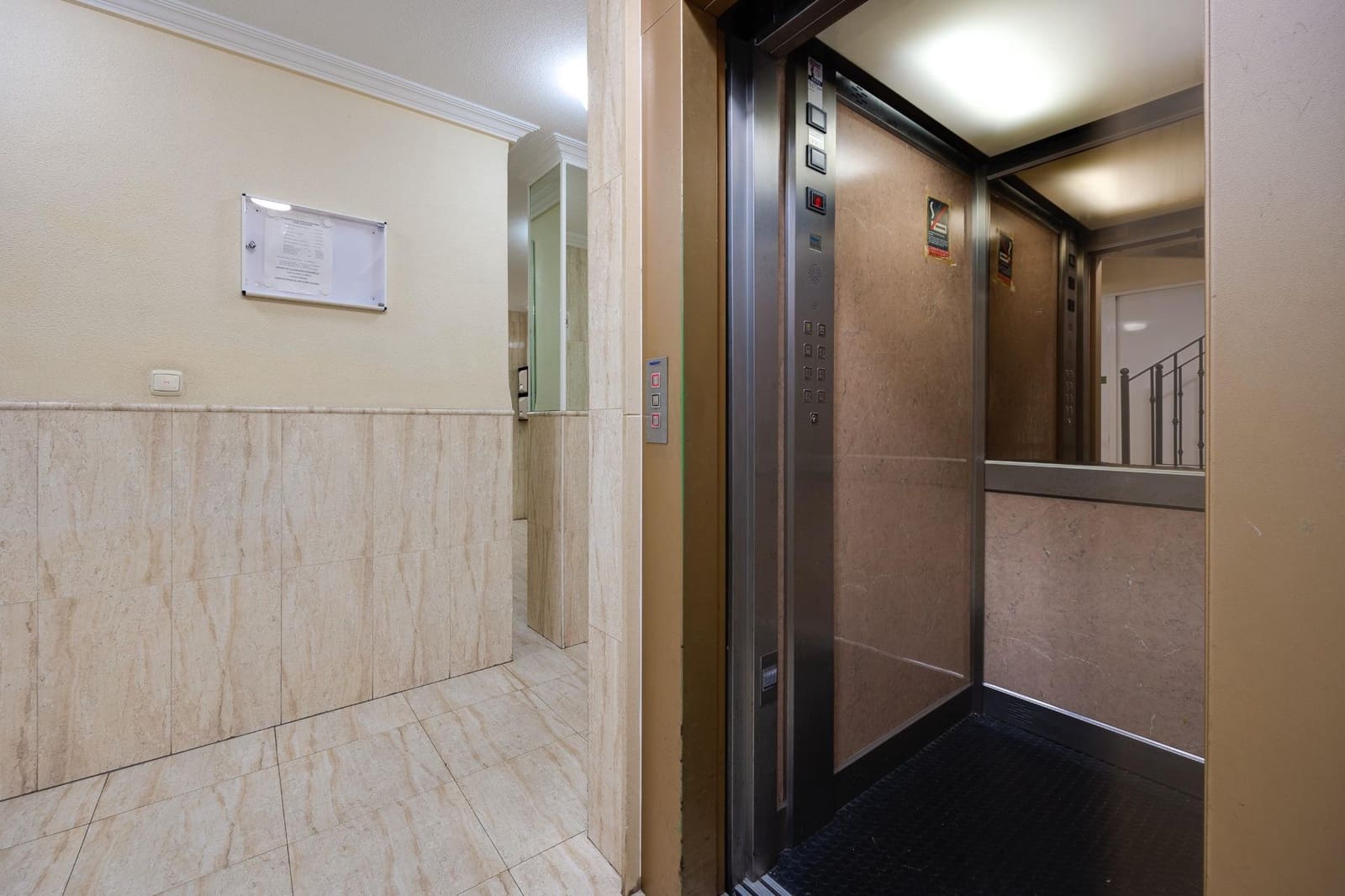 2 sypialnia Apartament na sprzedaż w Torrevieja z garażem - 198 000 € (Ref: 9670923)