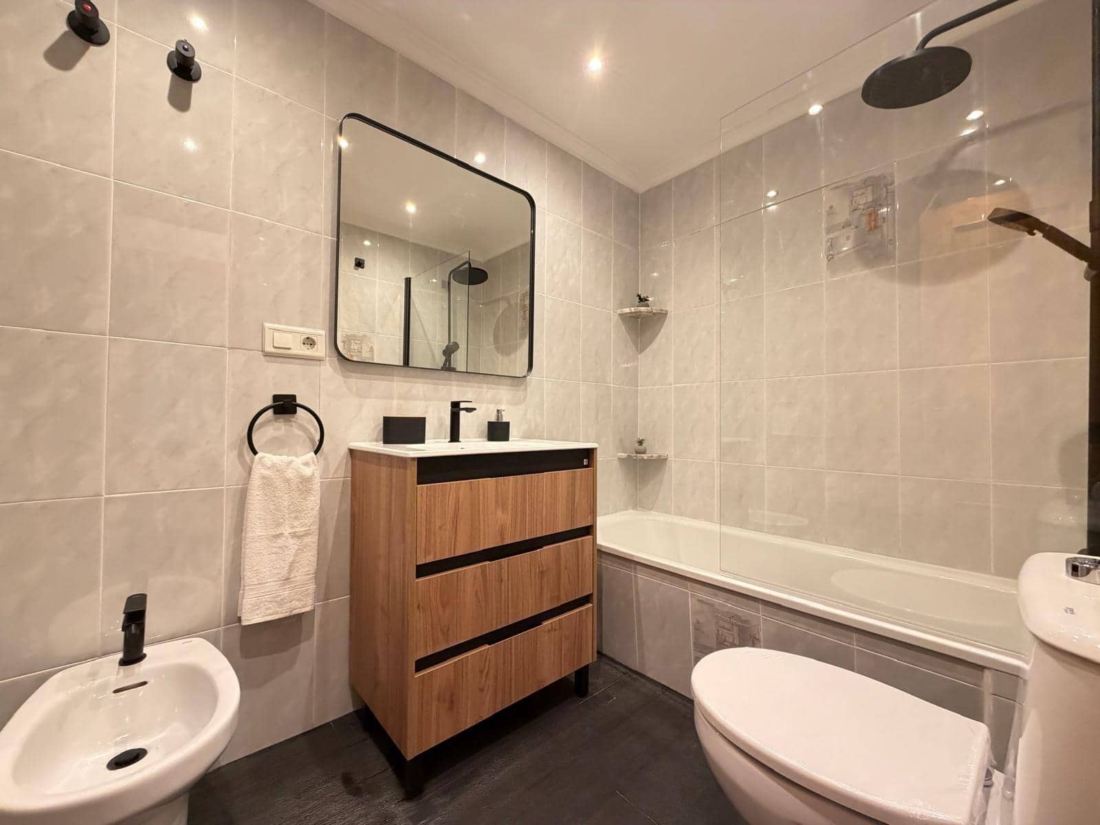 2 bedroom Apartment for sale in Torrevieja - € 174,900 (Ref: 9674493)