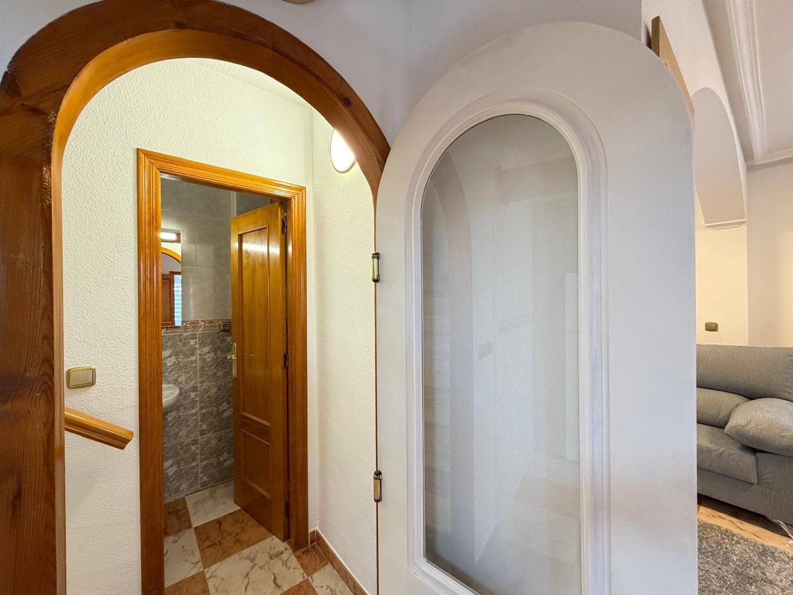 2 soveværelse Rækkehus til salg i Filipinas med swimmingpool garage - € 225.000 (Ref: 9674494)