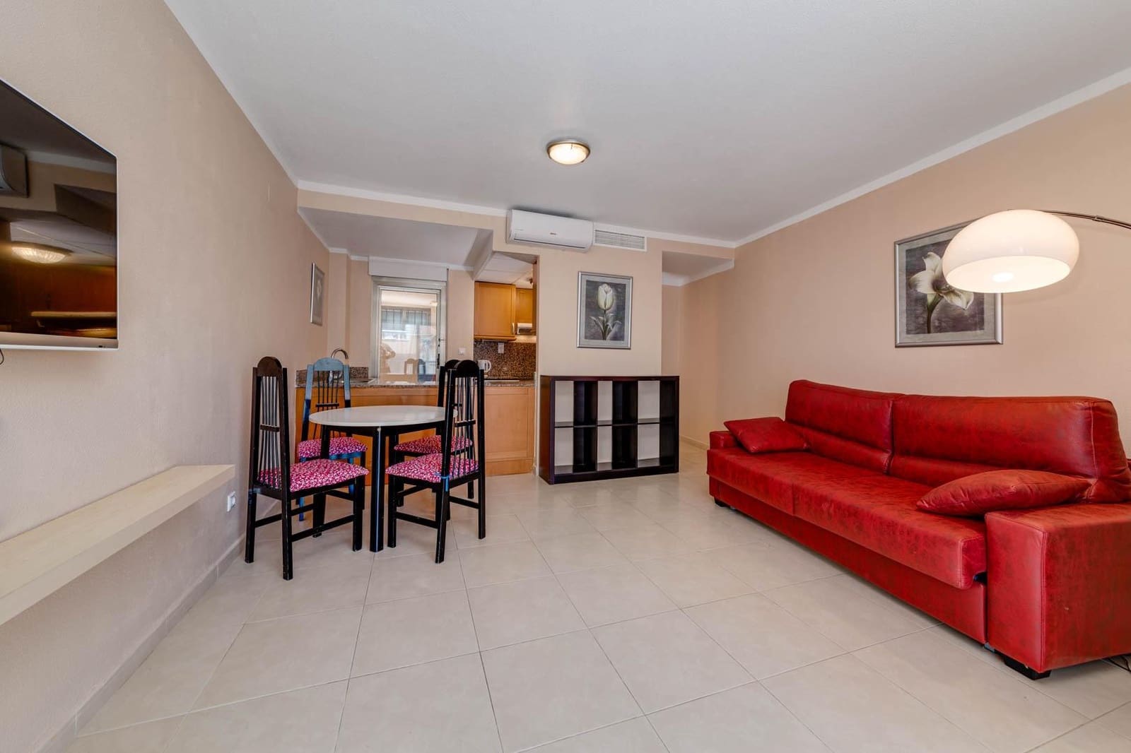 Studio till salu i Torrevieja med pool - 121 900 € (Ref: 9680012)