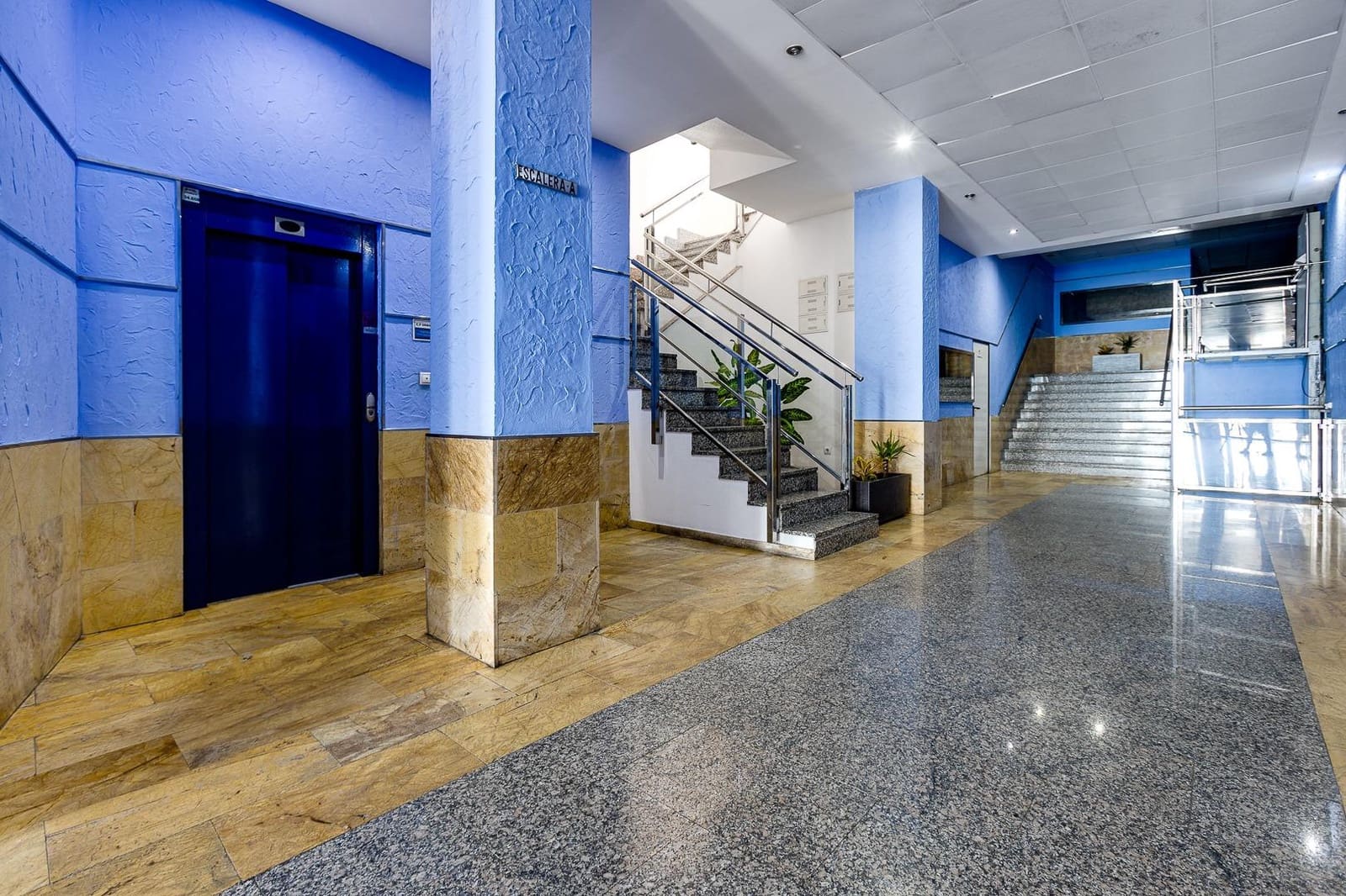 Studio till salu i Torrevieja med pool - 121 900 € (Ref: 9680012)