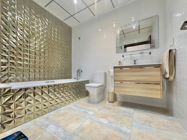 4 quarto Moradia para venda em Torre de la Horadada, Pilar de la Horadada com piscina - 595 000 € (Ref: 9683559)