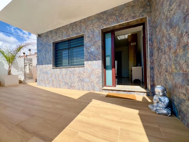 4 quarto Moradia para venda em Torre de la Horadada, Pilar de la Horadada com piscina - 595 000 € (Ref: 9683559)