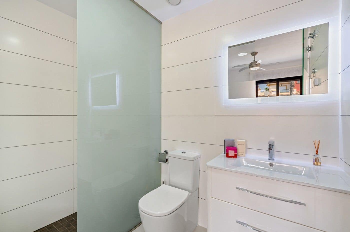 2 bedroom Apartment for sale in Orihuela Costa with pool - € 234,900 (Ref: 9683561)