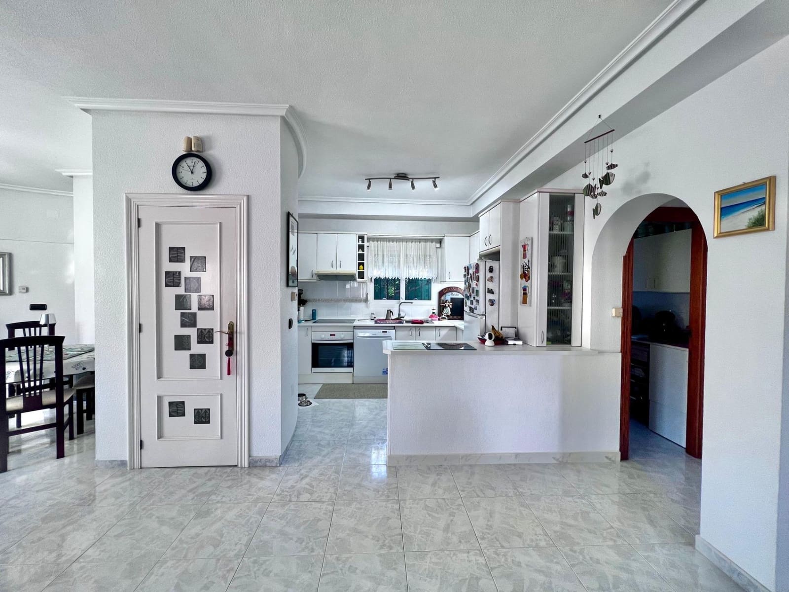 4 Zimmer Villa zu verkaufen in La Zenia mit Pool - 690.000 € (Ref: 9683562)