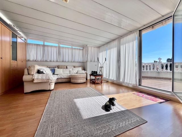 4 Zimmer Villa zu verkaufen in La Zenia, Orihuela mit Pool - 690.000 € (Ref: 9683562)